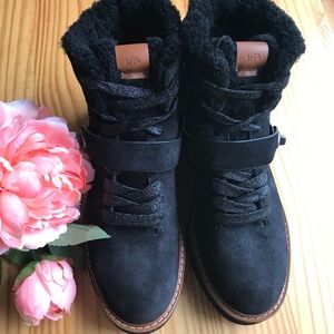 NWOT COACH Urban Hiker Suede Ankle Shearling Boots